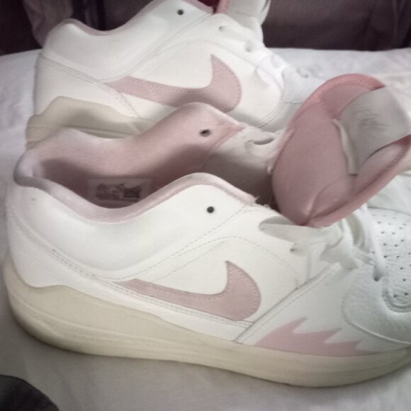 Jordan Stadium 90 Women's Shoes (FB2269-160, Sail/Muslin/Neutral Grey/Legend Pin - Picture 1 of 5